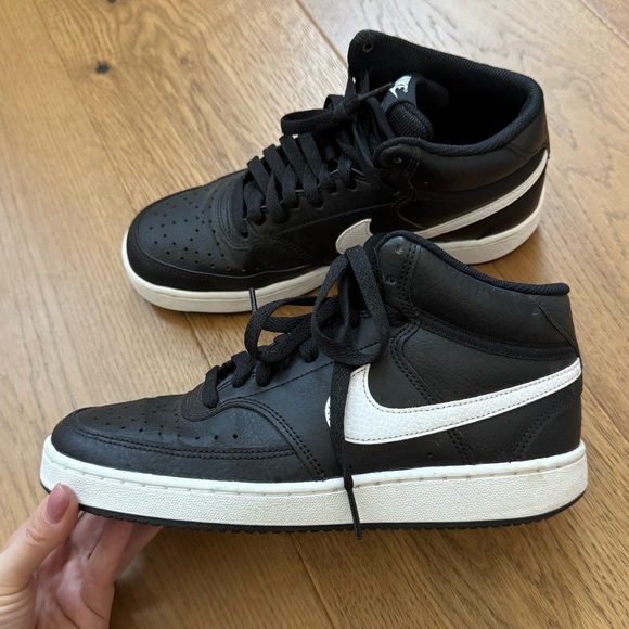 Nike Court Vision Mid Next Nature - Ladies Size 7.5 - EUC - Black & White - Picture 6 of 10